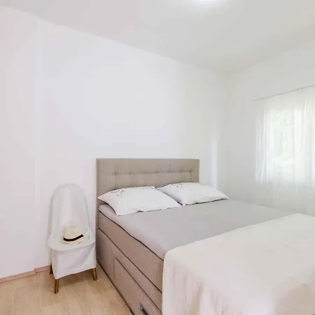 Apartmán In 39512 *